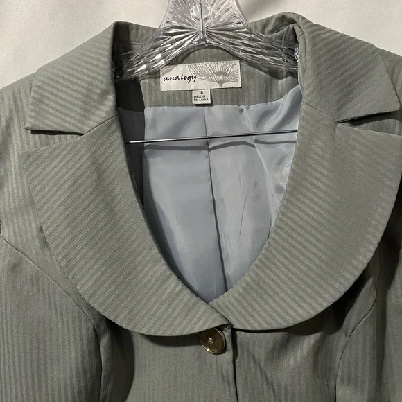 Gray Pinstriped Women’s Blazer/Jacket - Picture 9 of 11